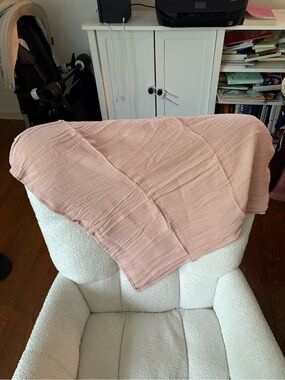 Soft Pink Muslin Throw Blanket